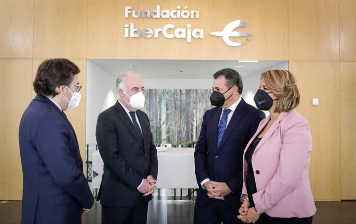 Cluster de Automoción de Aragón, que opera desde CEEIARAGON, y la Fundación Ibercaja renuevan su colaboración para acercar formación y empresa en la fábrica de aprendizaje